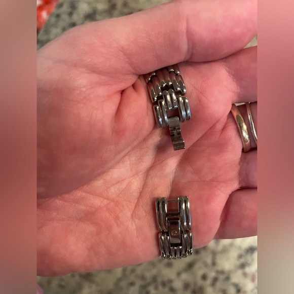 Beautiful stainless guess - Picture 3 of 4